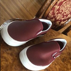 Burgundy vans slip on‘s
